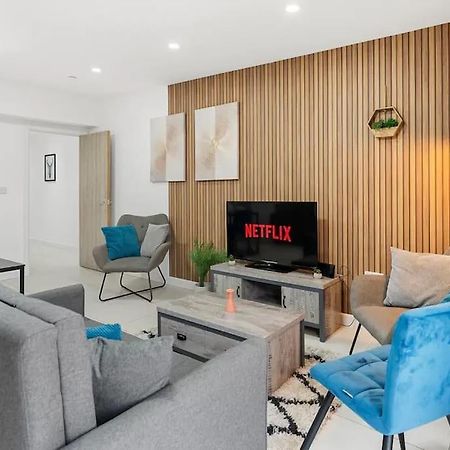 Modern Spacious Three Bedrooms With Private Garden 卡迪夫 外观 照片