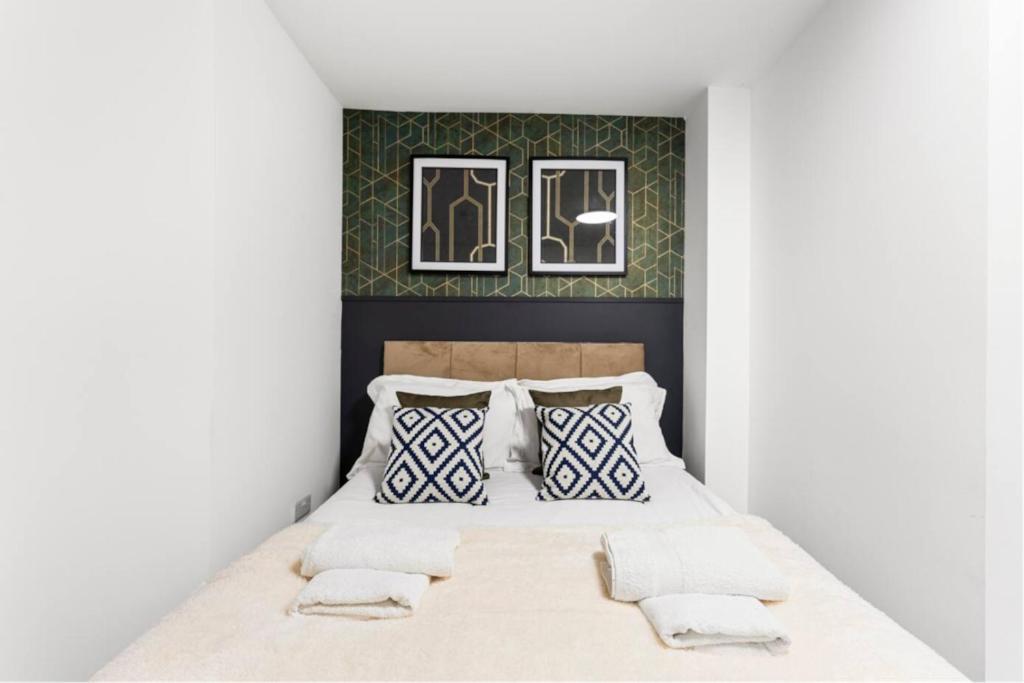 Modern Spacious Three Bedrooms With Private Garden 卡迪夫 外观 照片