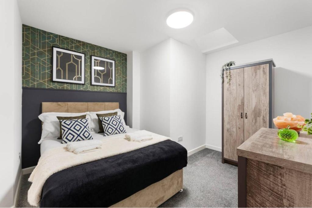 Modern Spacious Three Bedrooms With Private Garden 卡迪夫 外观 照片